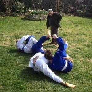 Δείτε φωτό από τα γυρίσματα του «Κάτω Παρτάλι» με τον Χαλκιά να προπονείται στο… Ζίου Ζίτσου! (φωτό)