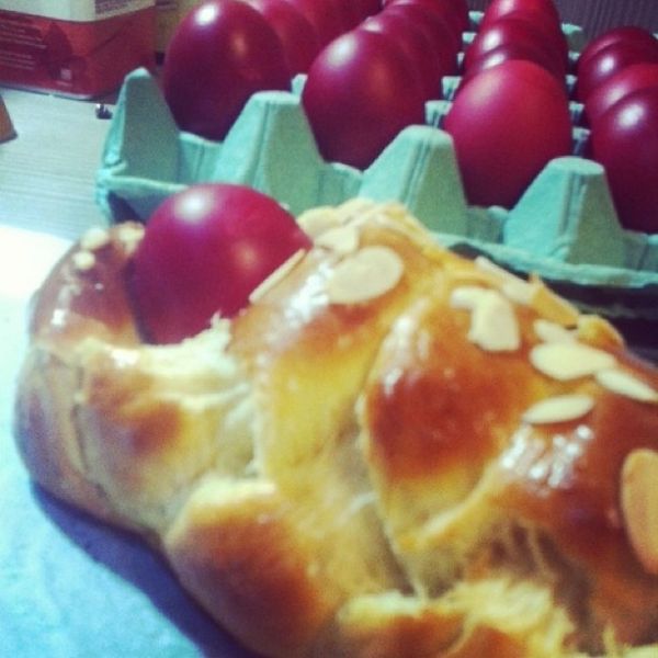 ‘Έφτιαξε το  πρώτο της τσουρέκι 