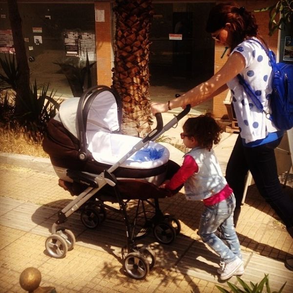 Η τρυφερή φωτογραφία του Δάντη - Η πρώτη βόλτα του γιου του  (φωτό)