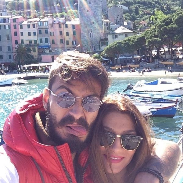 Ηλιάδη- Γκέντσογλου: Η selfie του ζευγαριού και η γκριμάτσα του ποδοσφαιριστή