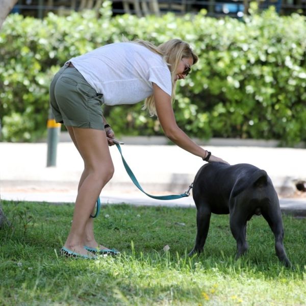 Λατρεύει τον σκύλο της η Σπυροπούλου