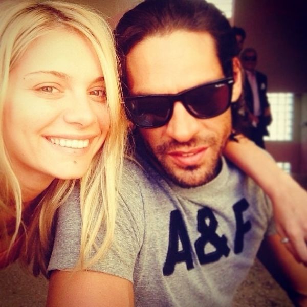 Εκλογές 2014: Του έβγαλε «παπαράτσι» φωτογραφία την ώρα που ψήφιζε