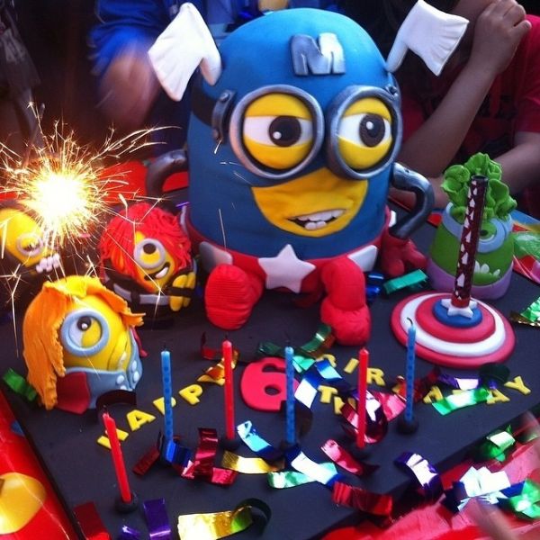 Ποια τραγουδίστρια γιόρτασε τα 6α γενέθλιά του γιου της με την εντυπωσιακή αυτή τούρτα;