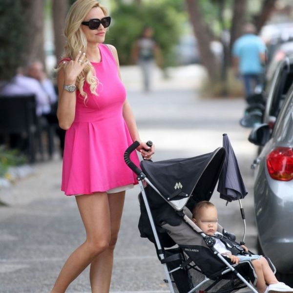 Μια γλυκιά μανούλα η Νάταλι Θάνου