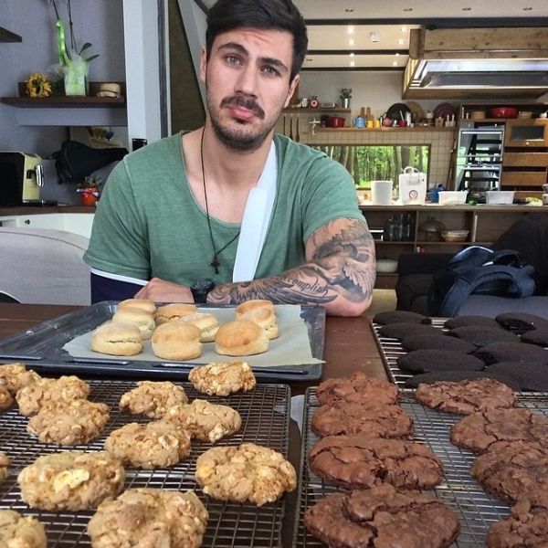 Η πρώτη φωτογραφία του Άκη μετά το ατύχημα!