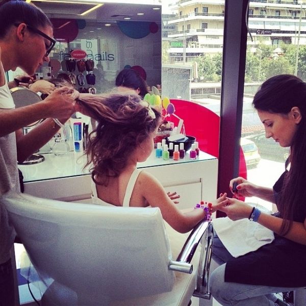 H κόρη τους κάνει… beaute