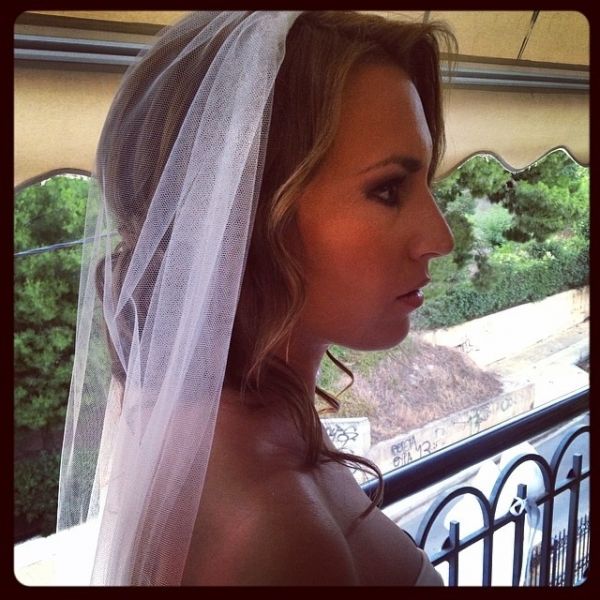 Καινούργιου: Σε γάμο παιδικής φίλης της (φωτό)