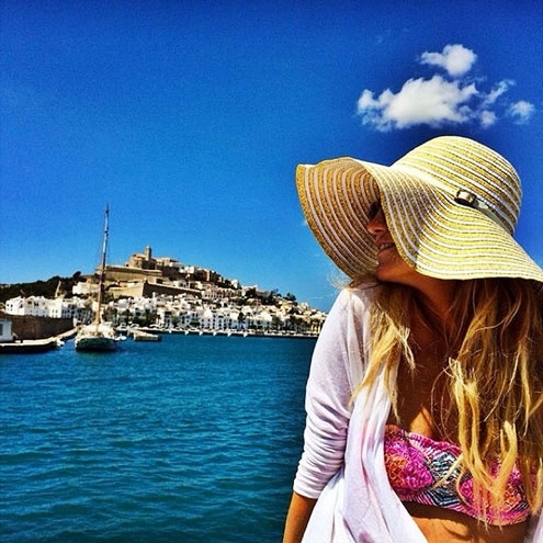 Kerr- Hudson: Ποζάρουν με φόντο την θάλασσα