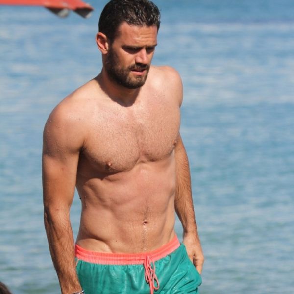 Κορίτσια μετρήστε κοιλιακούς!