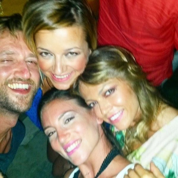 Δείτε την «κοντή» του «Παρά πέντε» να «προκαλεί εγκεφαλικά» 