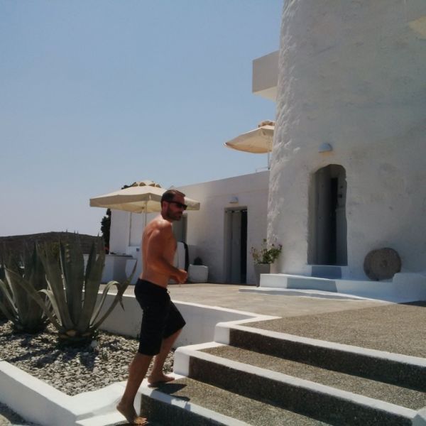 Δούκας Χατζηδούκας: Οι καλοκαιρινές του διακοπές στην Κίμωλο