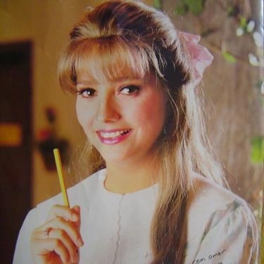 Δείτε πώς είναι σήμερα η αγαπημένη δασκάλα της σειράς «Καρουζέλ» 