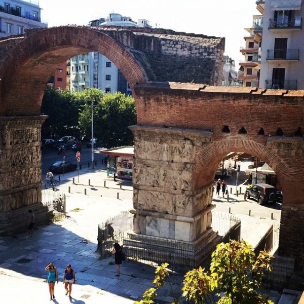 Κωνσταντίνα Σπυροπούλου: Για γυρίσματα στην Θεσσαλονίκη με τους παρουσιαστές του «World party»