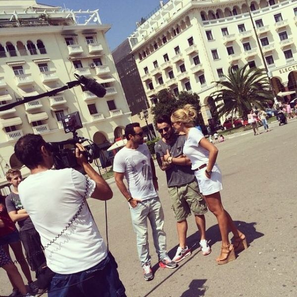 Κωνσταντίνα Σπυροπούλου: Για γυρίσματα στην Θεσσαλονίκη με τους παρουσιαστές του «World party»