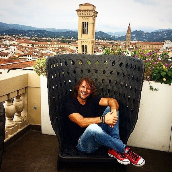 Ο πρώην της Νάταλι Θάνου στο πλευρό της Paris Hilton