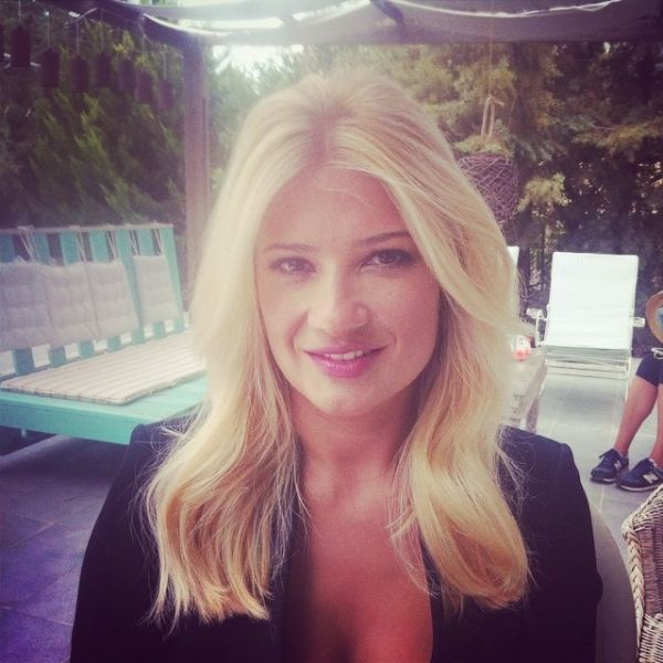 Φαίη Σκορδά: Σέξι φωτογράφηση λίγο πριν την τηλεοπτική της πρεμιέρα! (φωτό)