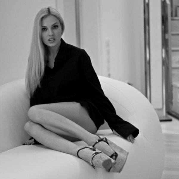 Αυτή είναι η Τζούλια, που είναι στο Mega Mε Μία!