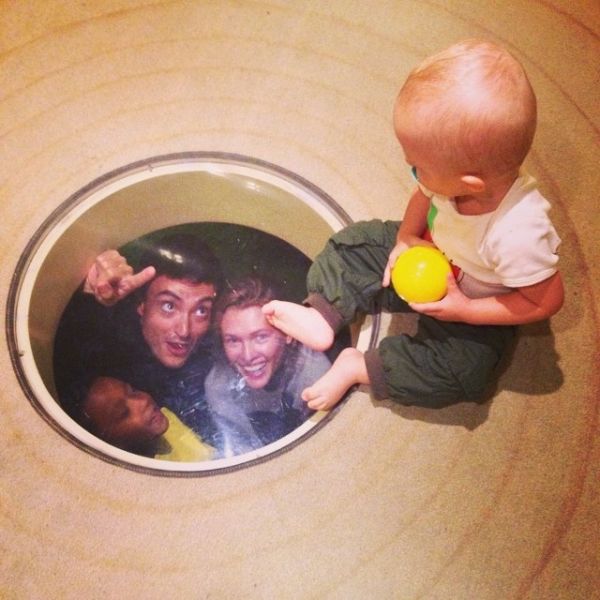 Σοφία Καρβέλα: Βόλτες με τον γιο της και τον Θανάση Πανουργιά