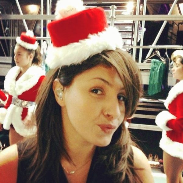 Η Έλενα Παπαρίζου σε Χριστουγεννιάτικη διάθεση