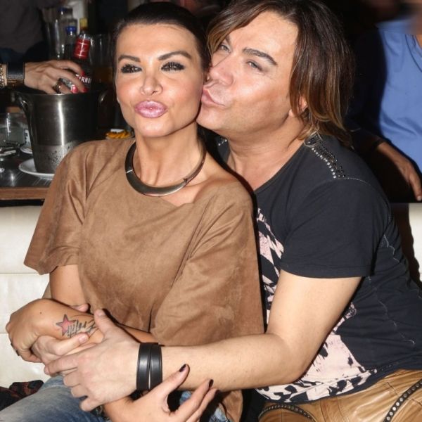 Δυο φίλοι στα μπουζούκια