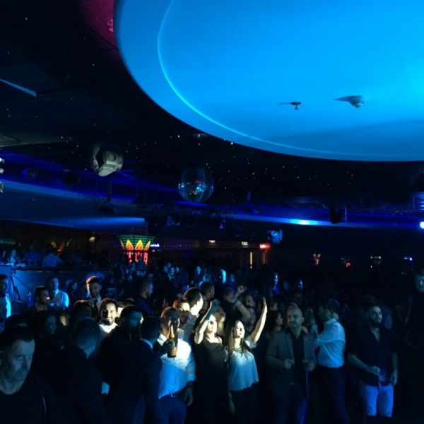 Το Vox επισκέφθηκαν αγαπημένοι φίλοι των τραγουδιστών Γιαννιάς, Μενιδιάτη και Στέλλα Καλλή