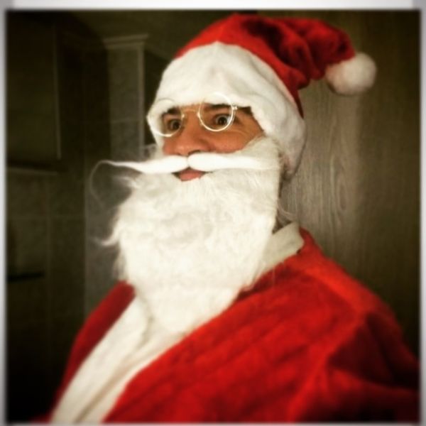 Τραγουδίστρια υποδέχτηκε τον Άγιο Βασίλη με τον γιο της