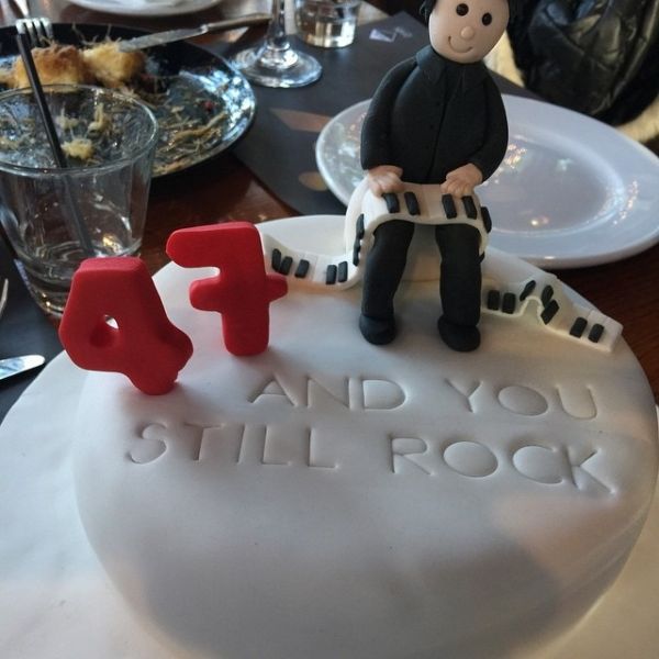 Έγινε 47 με τούρτα-υπερπαραγωγή ο…!