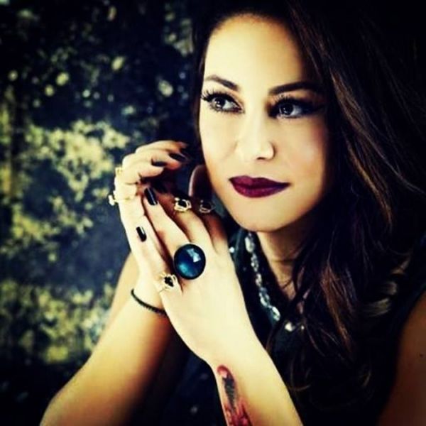 Μας γύρισε την πλάτη και... ιδού!