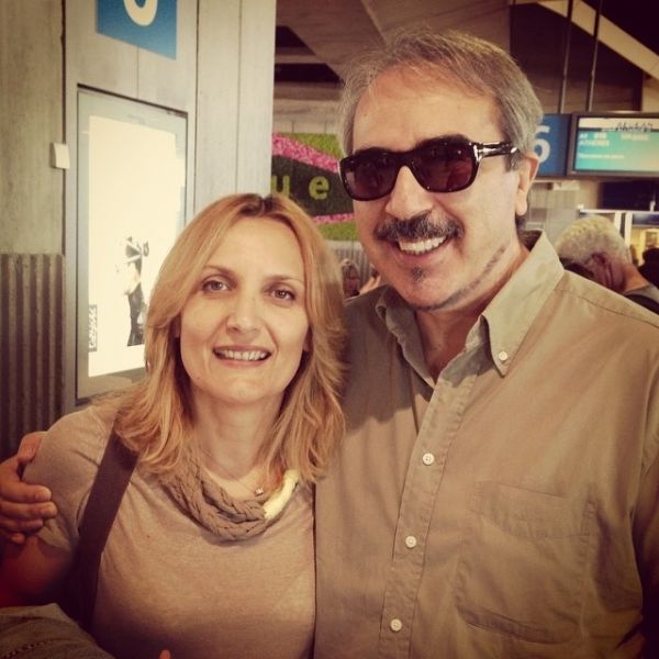 Ποιου Έλληνα παρουσιαστή είναι σύζυγος η κυρία;