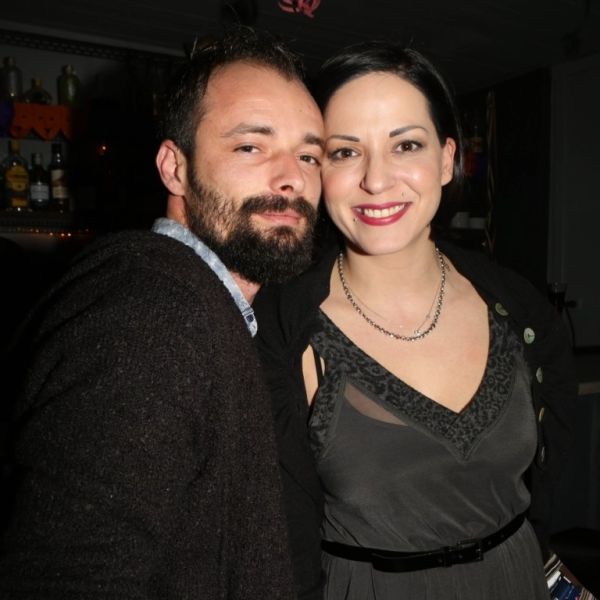 Μαζί και ευτυχισμένοι