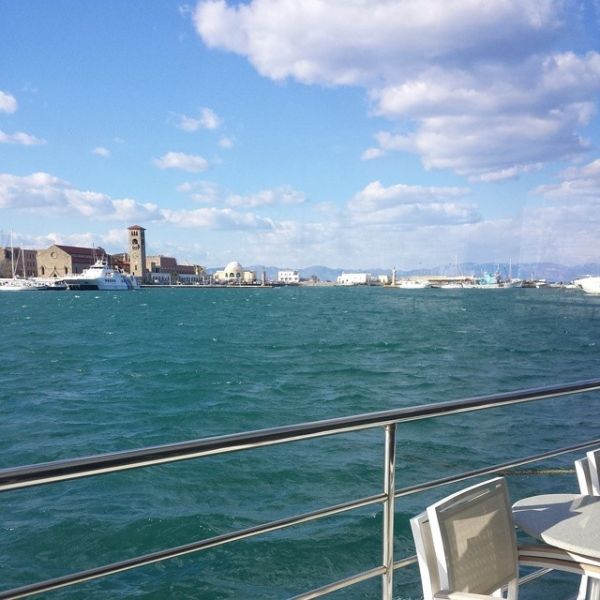 Μελίνα Ασλανίδου: Ταξίδι στην Ρόδο