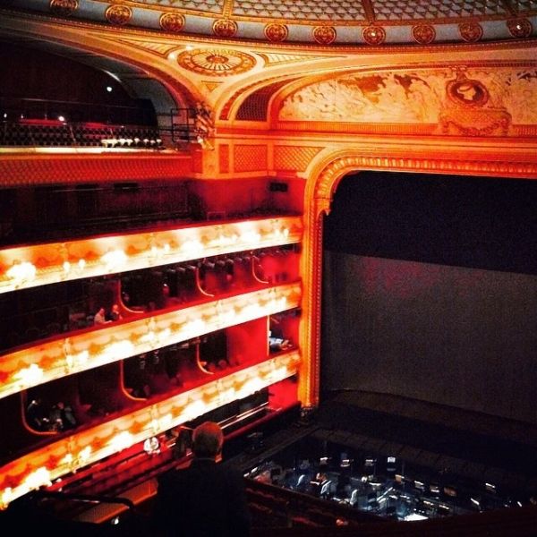 Τζένη Μπαλατσινού: Πού και με ποιον περνάει τον τριήμερό της; (φωτο)