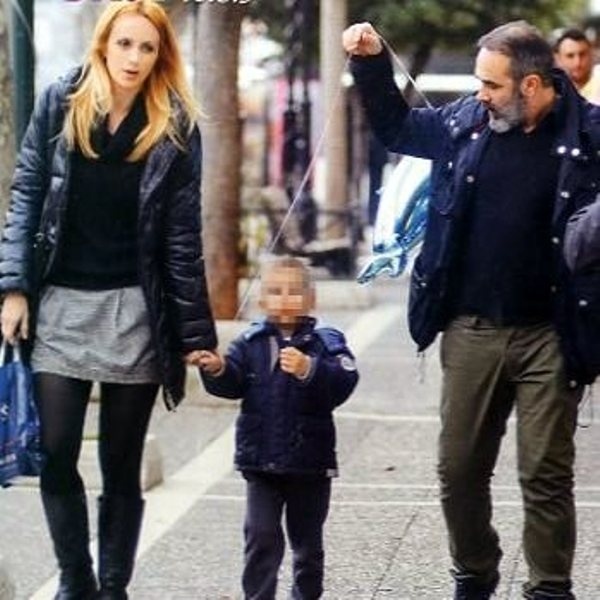 Γκουντάρας-Κάκκαβα: Βόλτα με τον γιο τους στη Κηφισιά