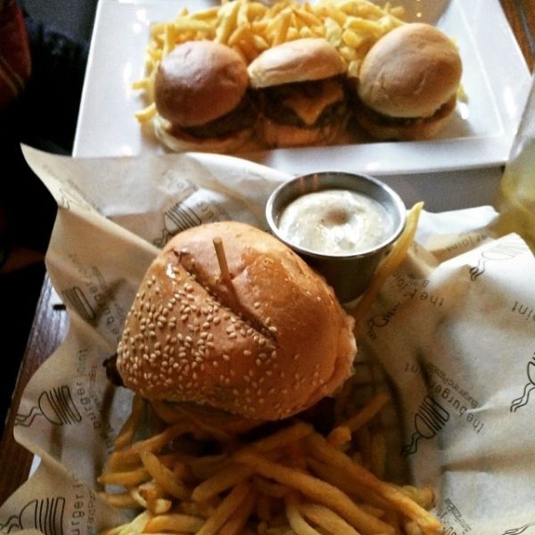 Κωστόπουλος: Με ποιον πέρασε το μεσημέρι του Σαββάτου του; (φωτο)