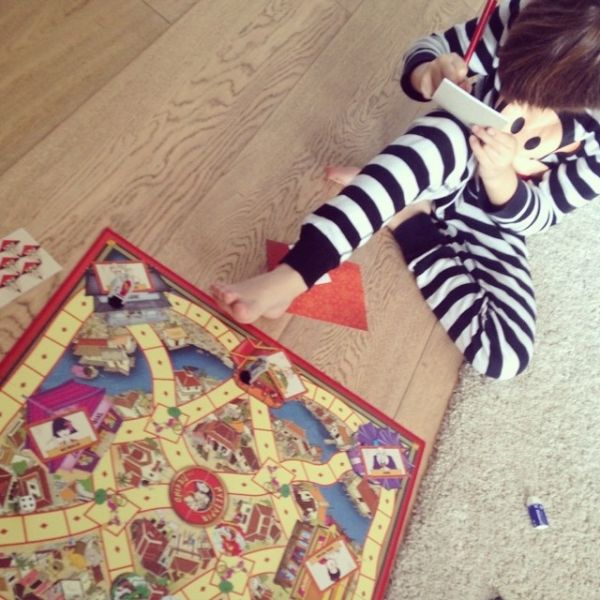 Ποια παρουσιάστρια παίζει επιτραπέζιο με τον γιο της;