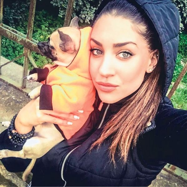 Δεν θα πιστεύετε ποιος είναι ο πατέρας της νέας κοπέλας του Βρεττού