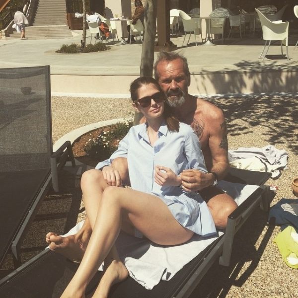 Πέτρος Κωστόπουλος: Απολαμβάνοντας τον ήλιο με την κόρη του