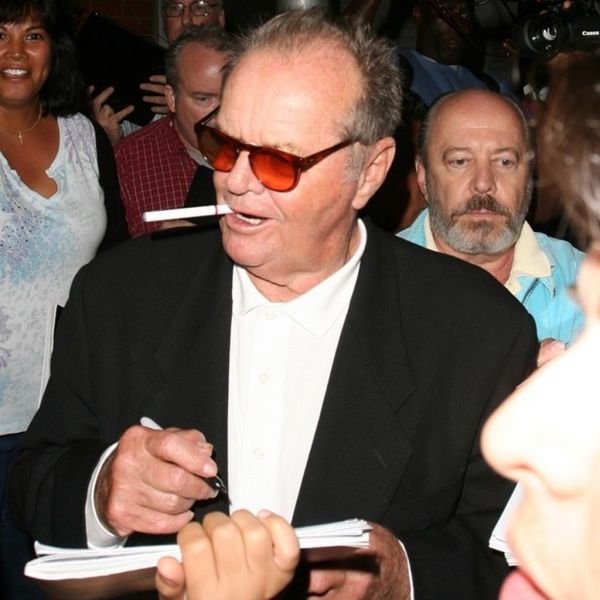 Ποιοι επώνυμοι προτιμούν το ηλεκτρονικό τσιγάρο;