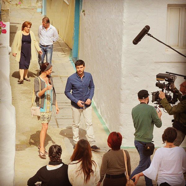 Μάνος Γαβράς: Στην Ρόδο για τα γυρίσματα της ταινίας «Swing Away» (φωτο)