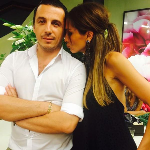 Ποιος είναι ο κύριος που φιλάει η Βανδή;