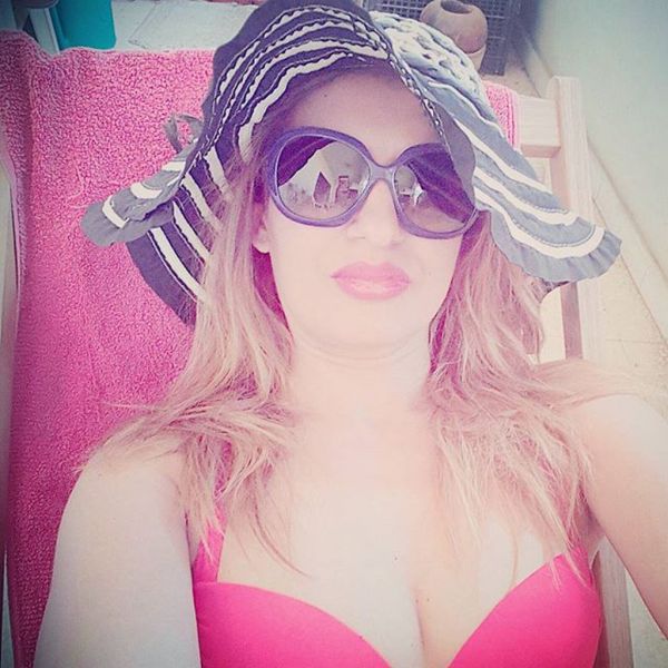 Η κυρία του «Ρουά ματ» στην παραλία!