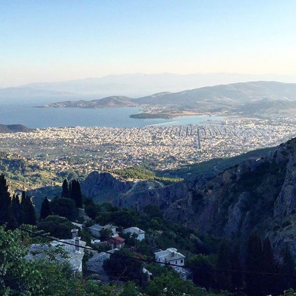 Ελληνίδα παρουσιάστρια ξυπνάει βλέποντας με αυτή τη θέα στις διακοπές της