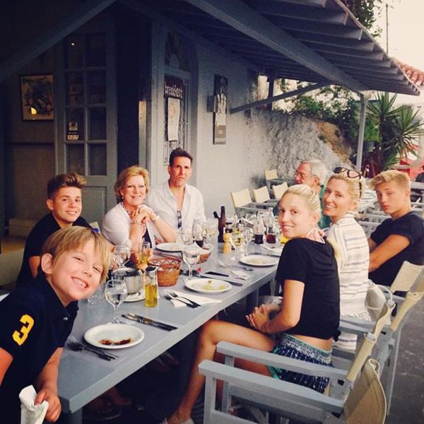 Τα φόρτωσαν κι έφυγαν για Σπέτσες!