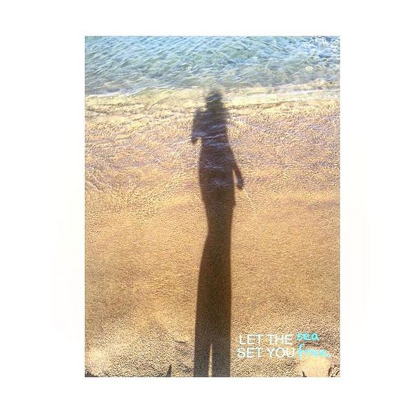 Ντυμένη στα λευκά, έξω από την εκκλησία με τον σύντροφό της η Αθηνά Οικονομάκου! (φωτό)