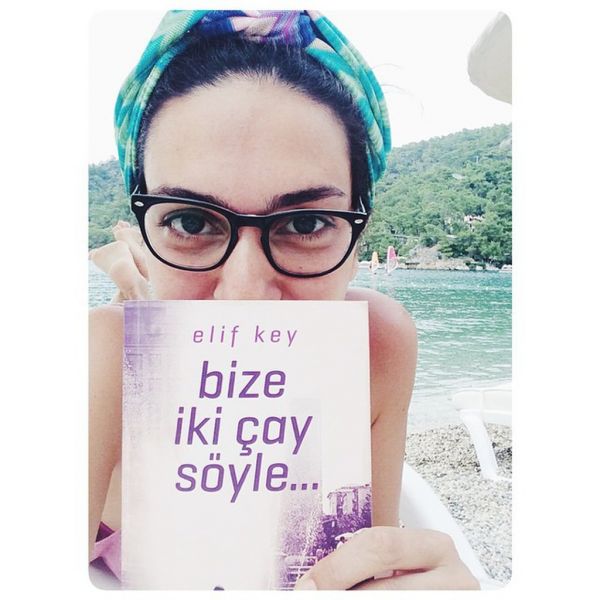 Δεν θα πιστέψετε ποια είναι! Αμακιγιάριστη στις διακοπές της η…