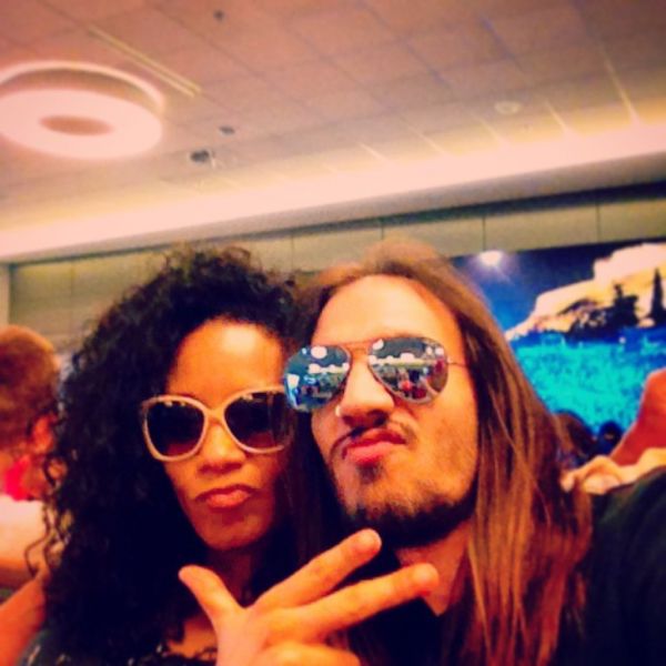 Shaya: Ερωτευμένη στη Σαντορίνη