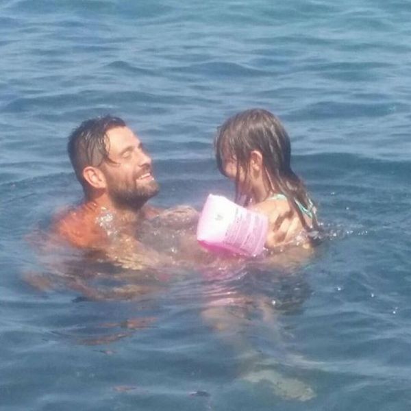 Με την πριγκίπισσά του στην Σαντορίνη