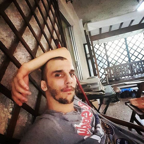 Σας θυμίζει κάποιον; Είναι ο γιος του…