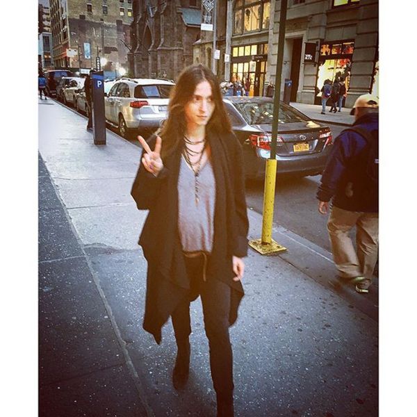 Σοφία Καρβέλα: Με φουσκωμένη κοιλίτσα βολτάρει στους δρόμους της Νέας Υόρκης (φωτο)