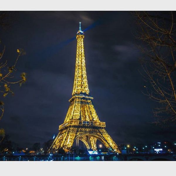 Επίθεση Γαλλία: Οι καλλιτέχνες προσεύχονται για τα θύματα και δηλώνουν τη στήριξή τους στους Γάλλους